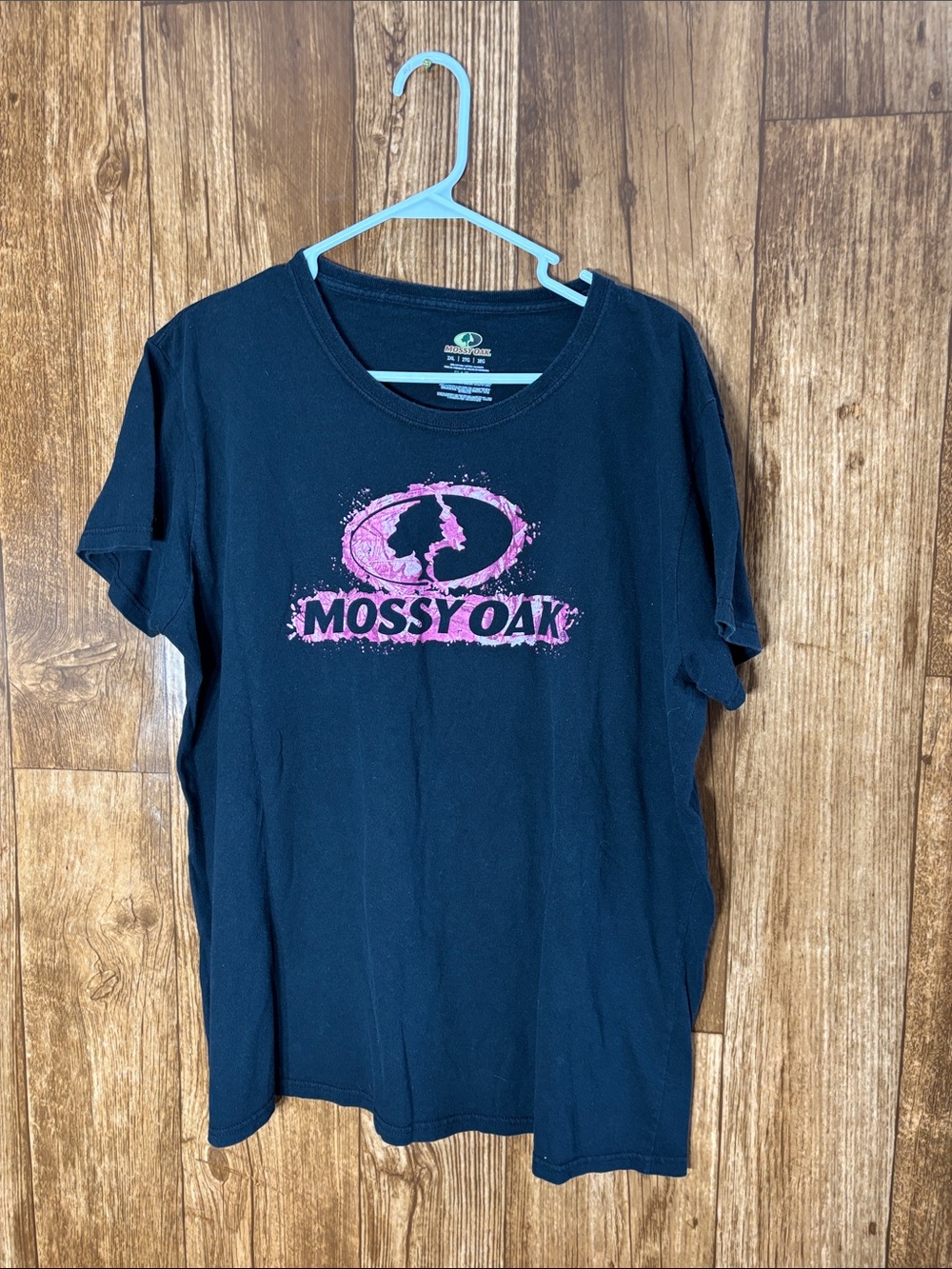 Mossy Oak Girls Black Tee with Pink Logo